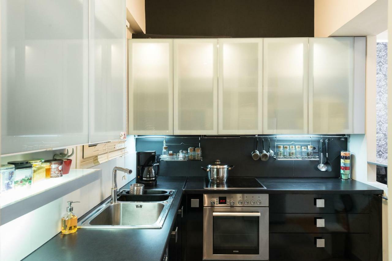 Stylish Flat With Veranda In The Heart Of Афіни Екстер'єр фото