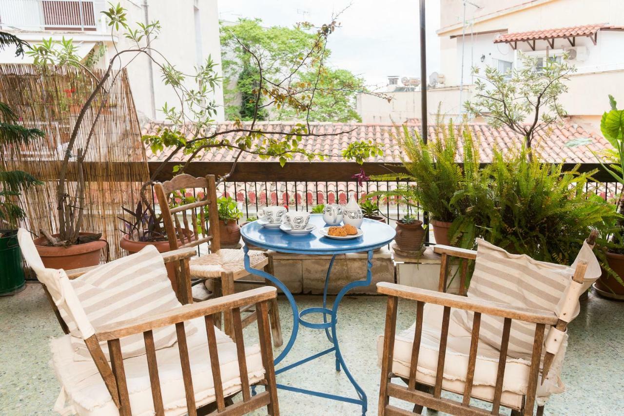 Stylish Flat With Veranda In The Heart Of Афіни Екстер'єр фото