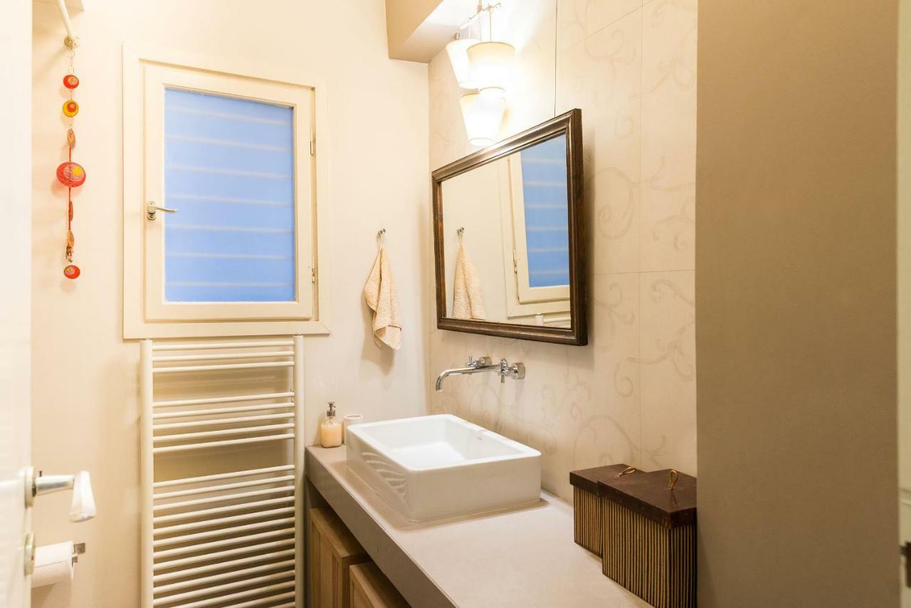 Stylish Flat With Veranda In The Heart Of Афіни Екстер'єр фото