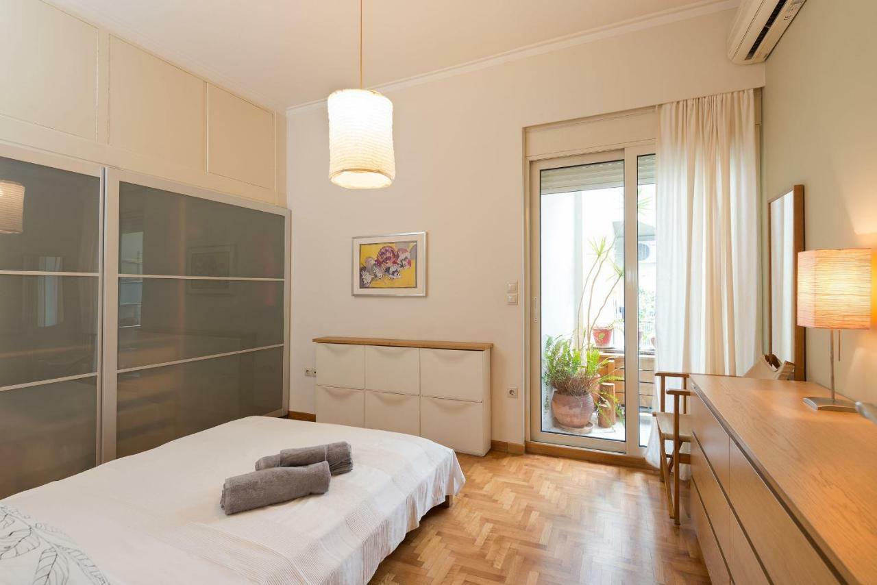 Stylish Flat With Veranda In The Heart Of Афіни Екстер'єр фото