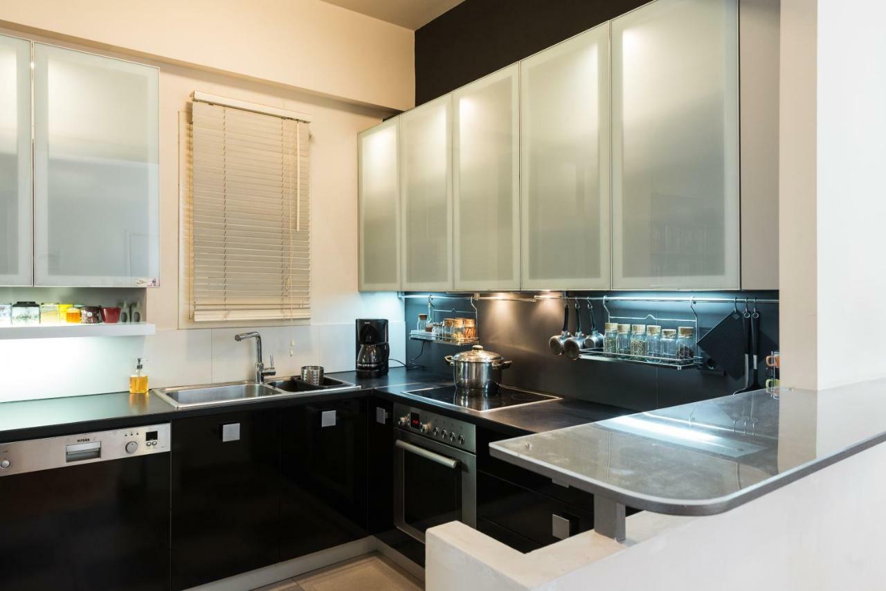 Stylish Flat With Veranda In The Heart Of Афіни Екстер'єр фото